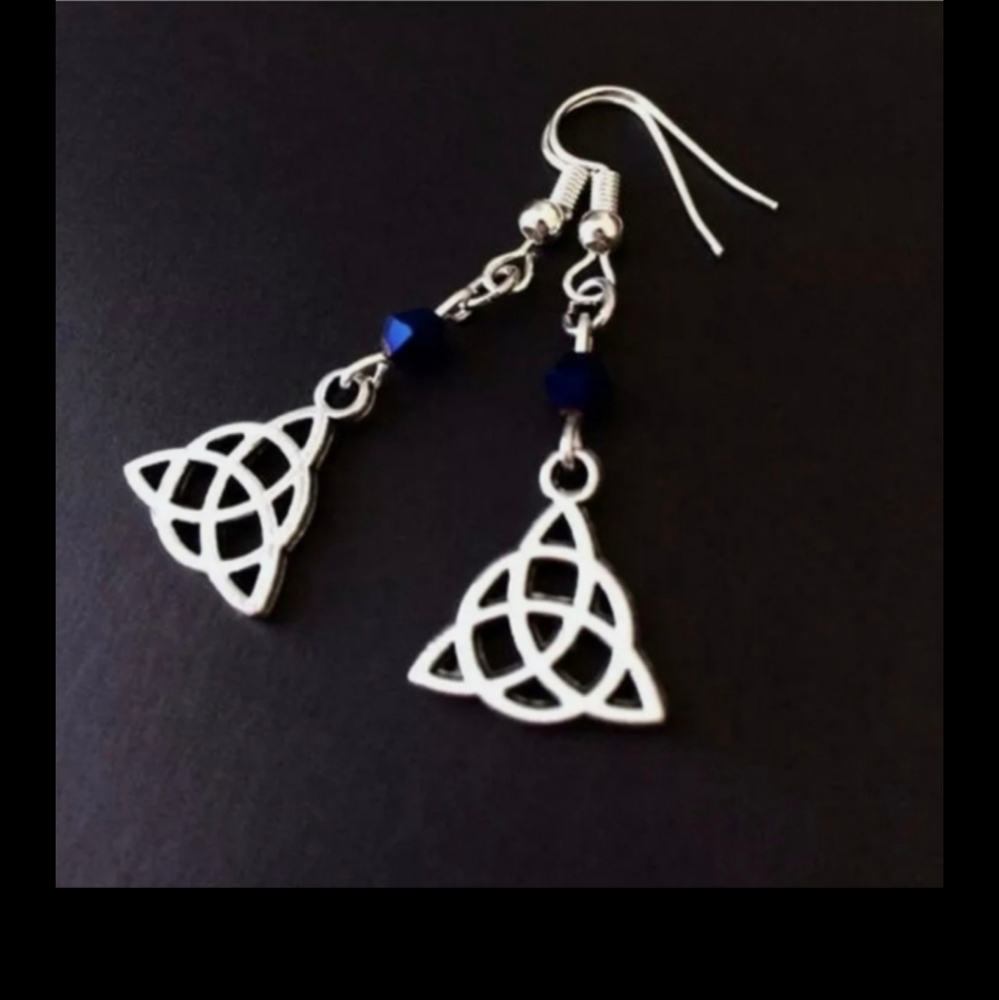 New Celtic Trinity Triquetra Lovers Knot Silver Gemstone Earrings.